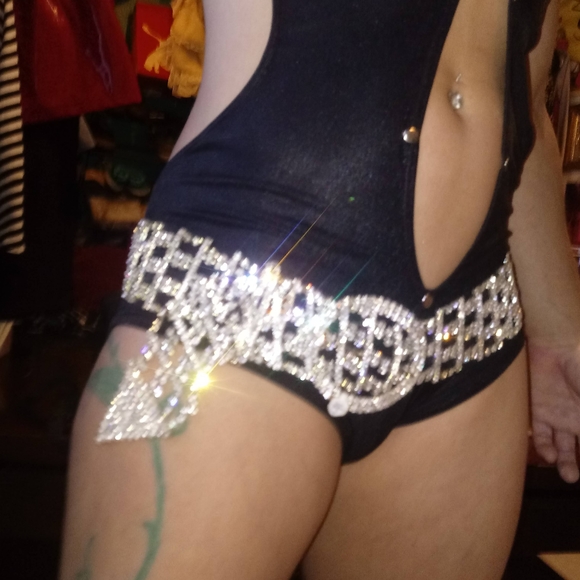 Very Sexy Diamond Belt - Picture 6 of 9